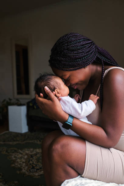 What Does a Postpartum Doula Do? A New Parent’s Guide to Thriving in the Fourth Trimester
